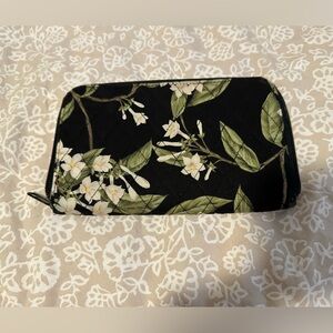VTG VERA BRADLEY Jasmine Zip Around ~ 5" x 8" Black floral Wallet